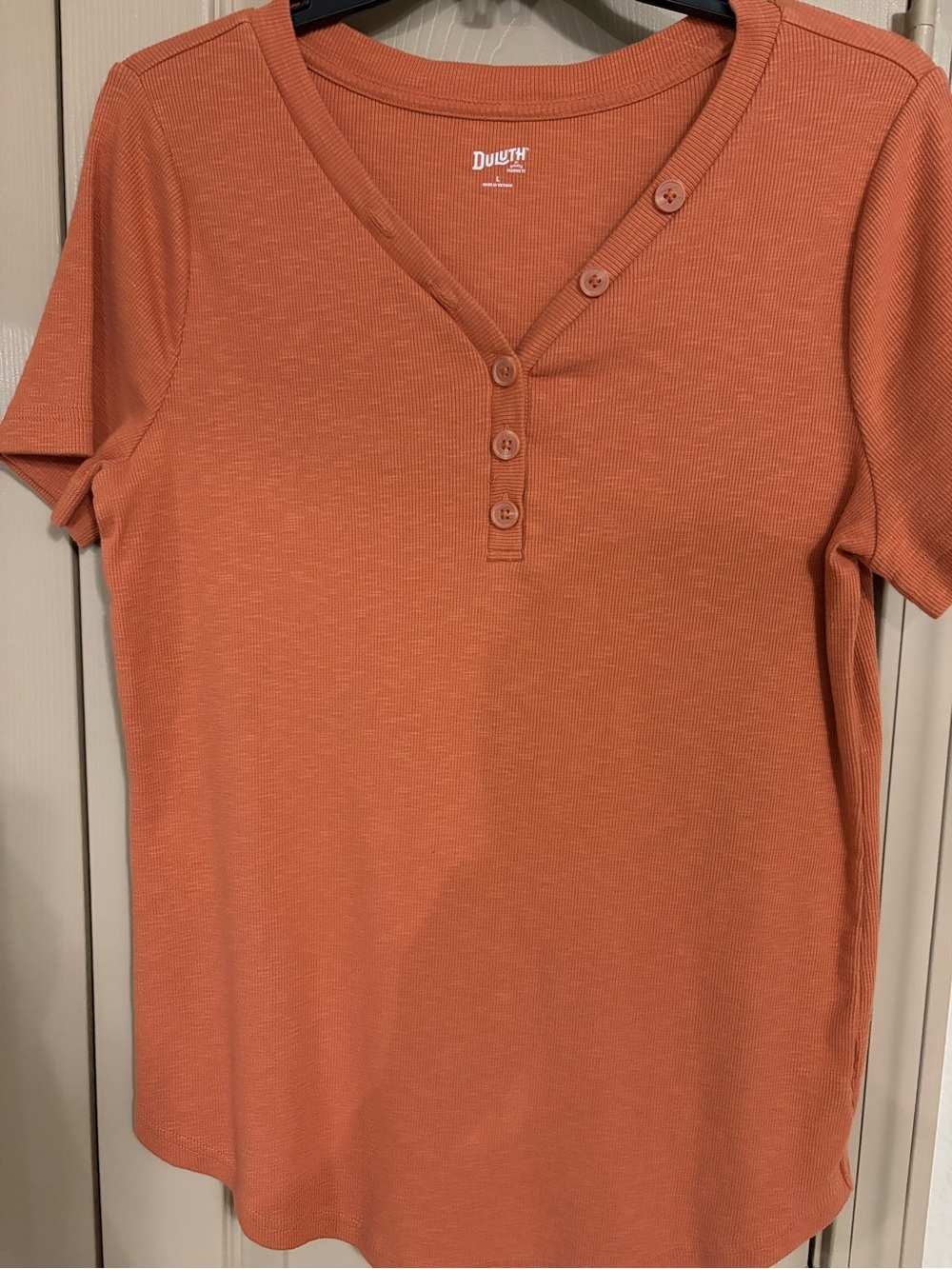 Duluth Trading Co Rust Orange Short Sleeve Henley